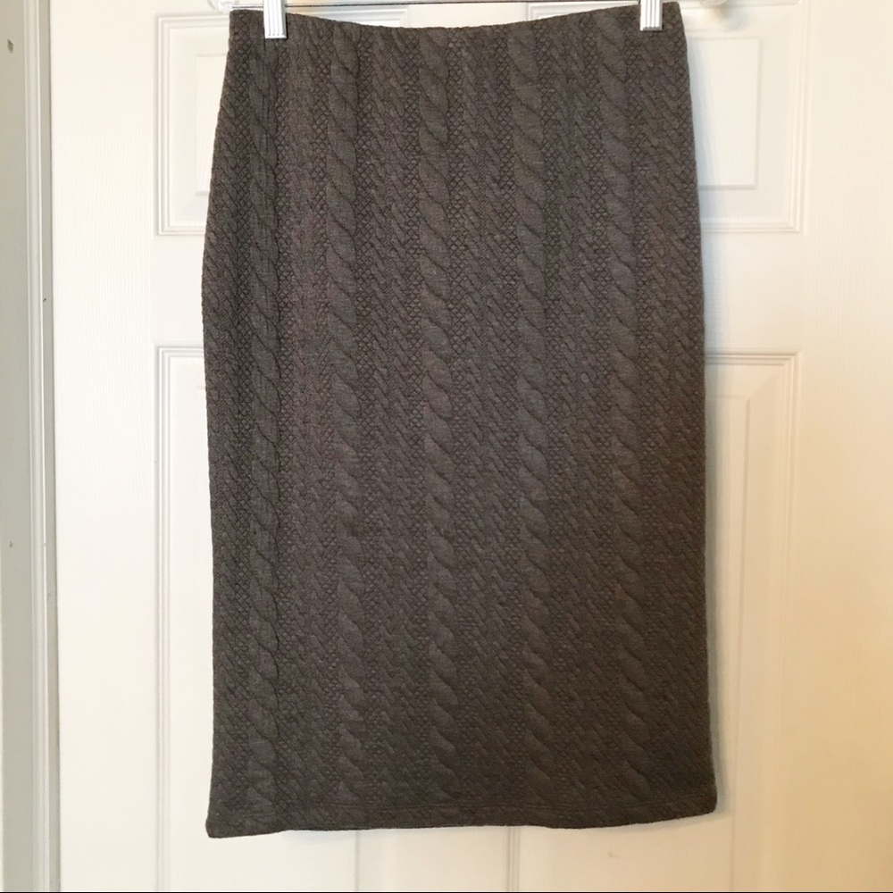 Massimo gray sweater quilted midi skirt size M